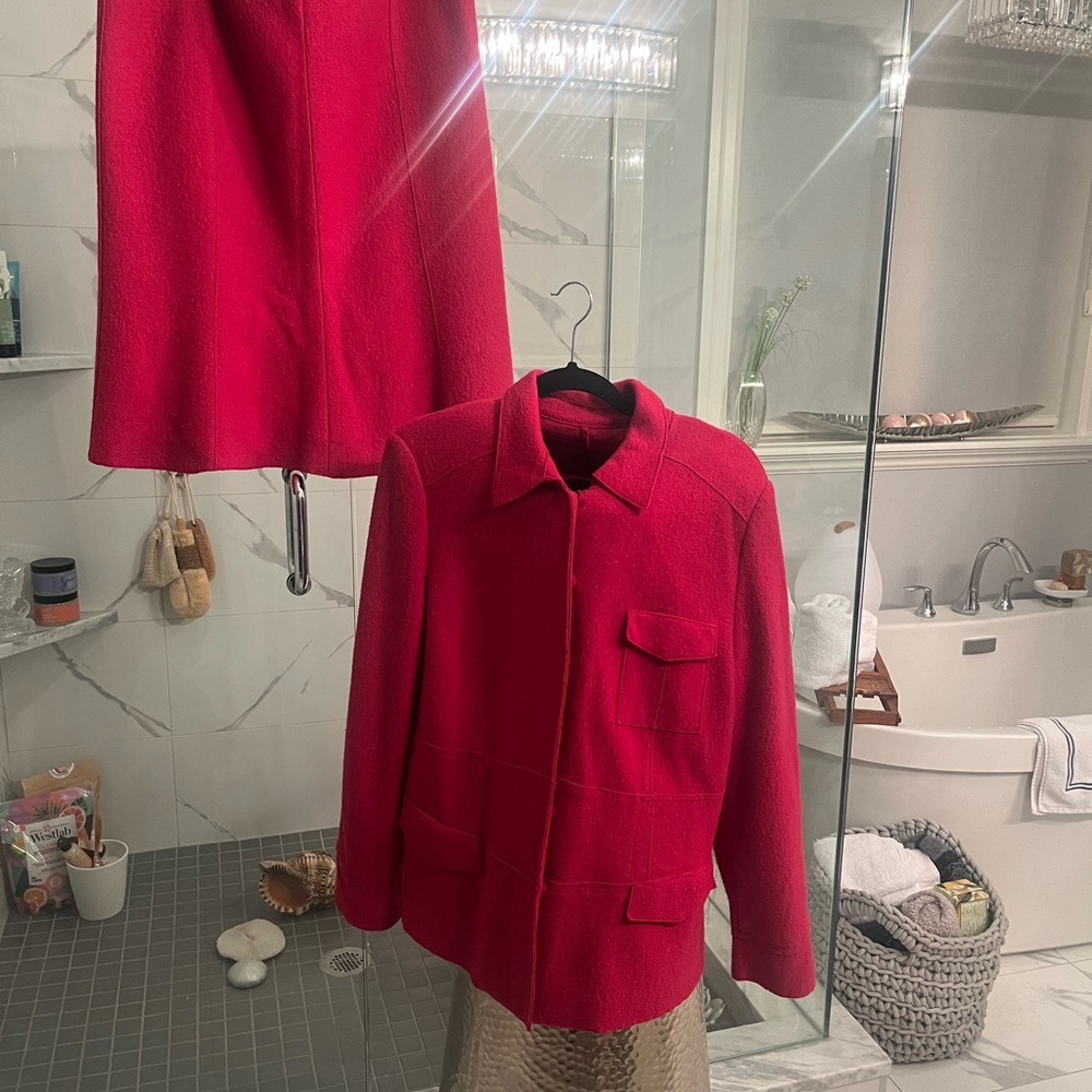 DW HOT PINK TWO PIECE WOOL SUIT size  14 boss babe 🩷the colour chefs kiss🩷